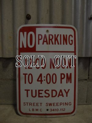 画像1: No Parking sign