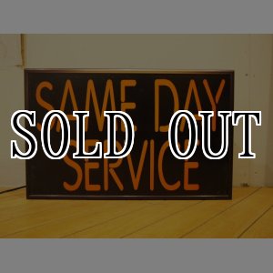 画像: Same Day Service/ライトサイン